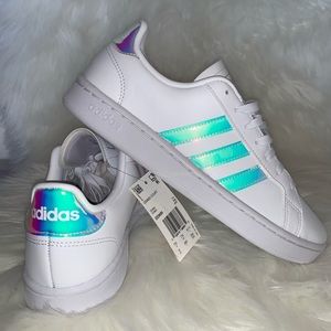 Adidas woman’s Grand Court